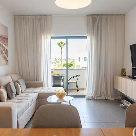- Pool And Sea View & Tennis Court & Bbq 아파트