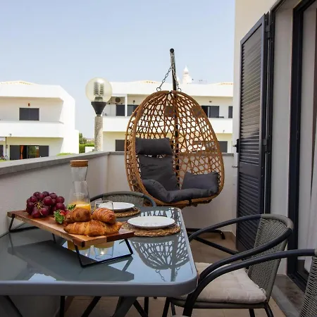 - Pool And Sea View & Tennis Court & Bbq