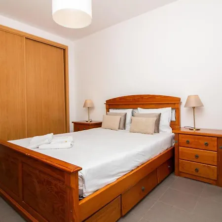 - Pool And Sea View & Tennis Court & Bbq Apartment *