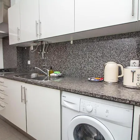 - Pool And Sea View & Tennis Court & Bbq Apartment